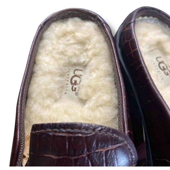 UGG Australia Crocodile Embossed Slip On Casual Sheep Skin Lined Loafers - Picture 9 of 9